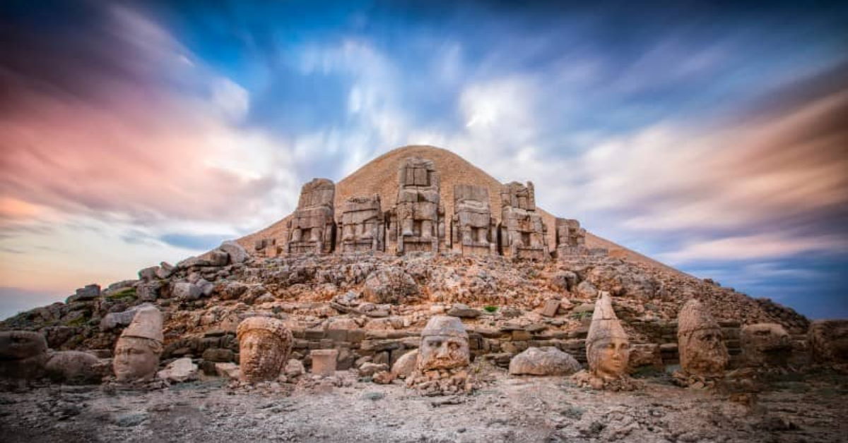 Nemrut Dağı ve Tarihi Heykeller